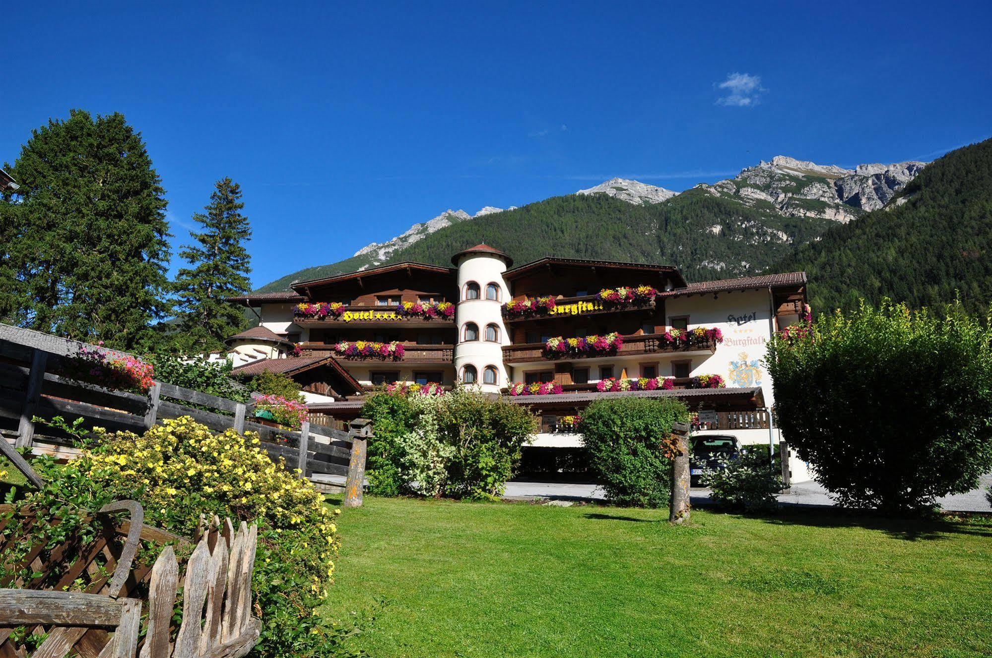 Hotel Burgstall Neustift im Stubaital Exterior photo